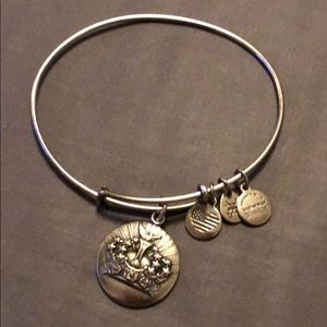 Alex and Ani 2016 Queen’s Crown Bracelet